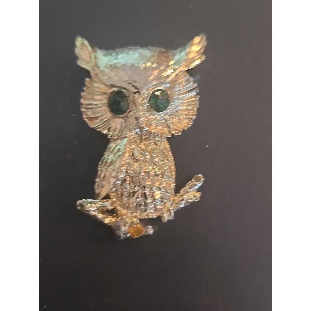 Vintage Gerrys Elegant Gold Tone Owl Brooch Pin Jewelry Green Eyes Collectible